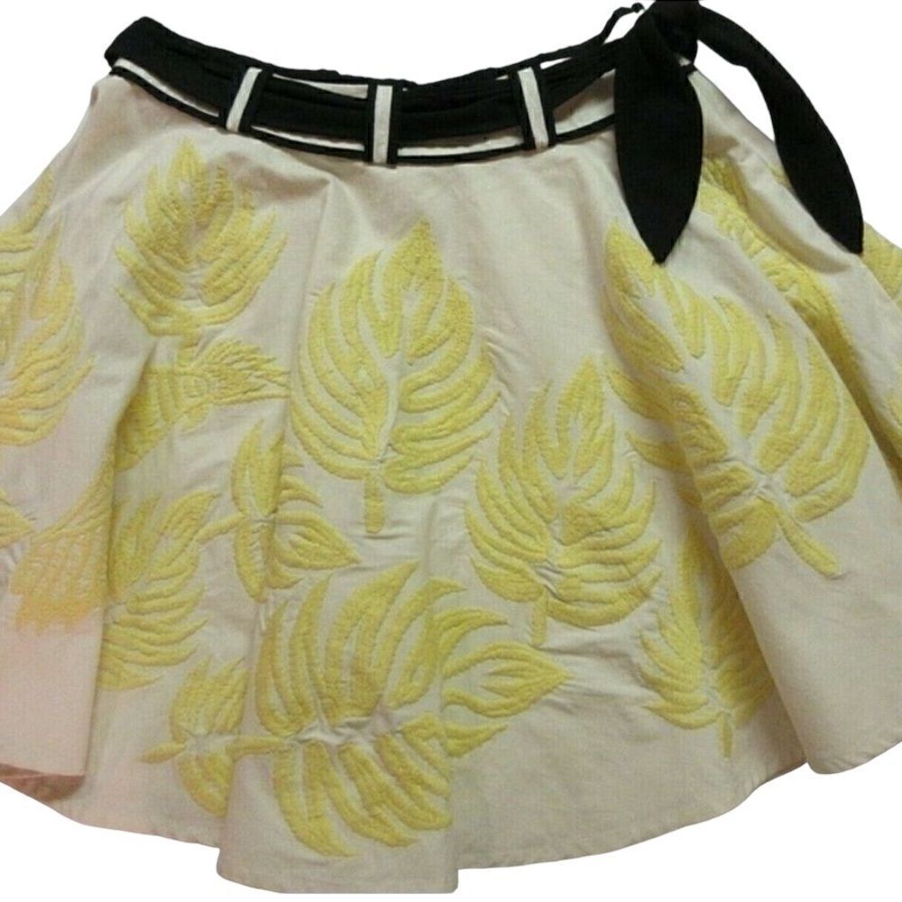 Marciano skirt yellow embroidered sz XS